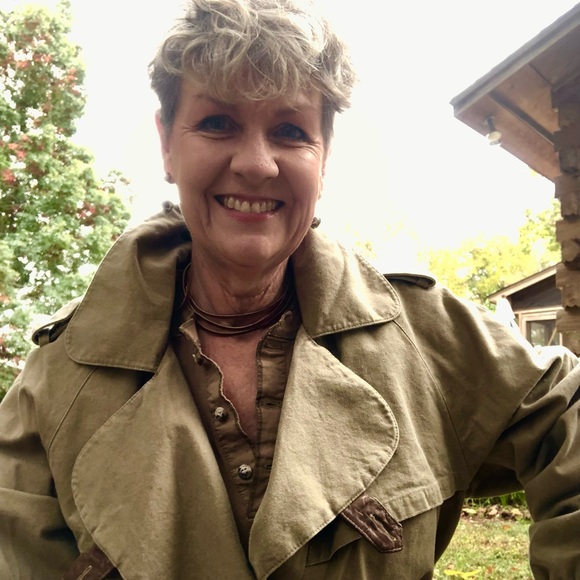 Hello.  I'm Kimi - Picture 3 of 13